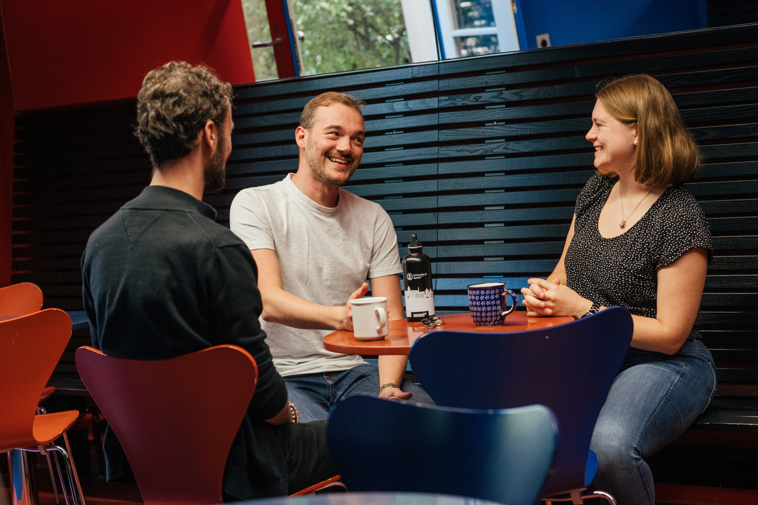 Foto Studierende im Gespräch